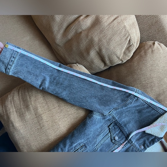 Levi's Original Sherpa Trucker Jacket - Picture 4 of 5